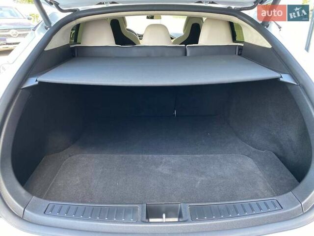 Белый Тесла Модель С, объемом двигателя 0 л и пробегом 84 тыс. км за 23000 $, фото 16 на Automoto.ua