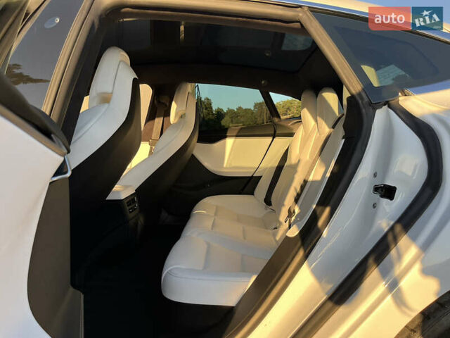 Белый Тесла Модель С, объемом двигателя 0 л и пробегом 99 тыс. км за 18900 $, фото 32 на Automoto.ua