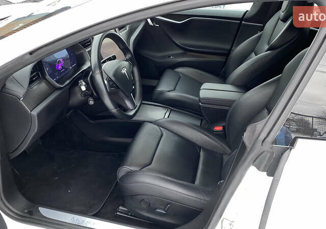 Белый Тесла Модель С, объемом двигателя 0 л и пробегом 183 тыс. км за 18300 $, фото 52 на Automoto.ua