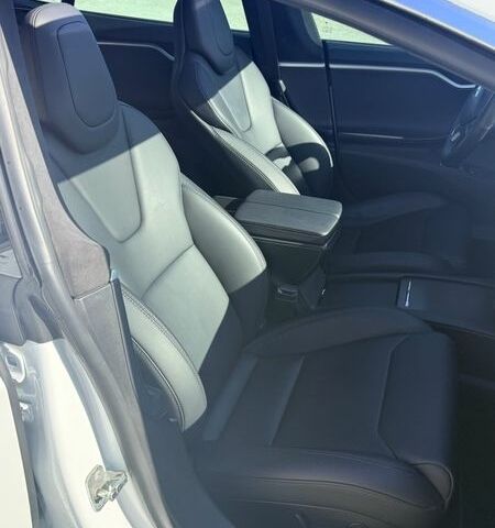 Білий Тесла Модель С, об'ємом двигуна 0 л та пробігом 105 тис. км за 25650 $, фото 13 на Automoto.ua