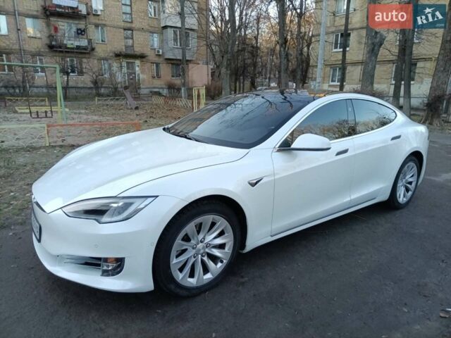 Белый Тесла Модель С, объемом двигателя 0 л и пробегом 109 тыс. км за 19691 $, фото 16 на Automoto.ua