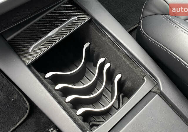 Белый Тесла Модель С, объемом двигателя 0 л и пробегом 183 тыс. км за 18300 $, фото 42 на Automoto.ua