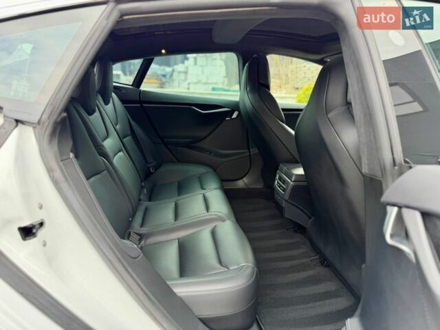 Білий Тесла Модель С, об'ємом двигуна 0 л та пробігом 104 тис. км за 22300 $, фото 52 на Automoto.ua