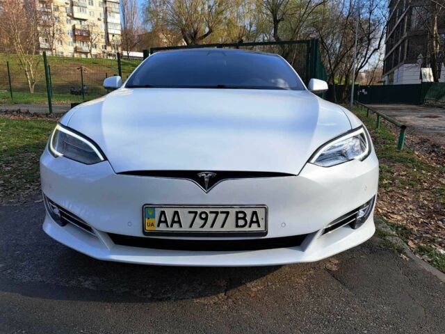 Белый Тесла Модель С, объемом двигателя 0 л и пробегом 97 тыс. км за 26929 $, фото 13 на Automoto.ua