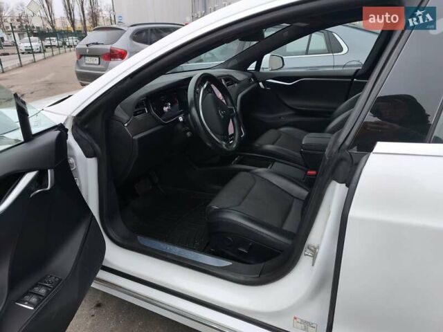 Белый Тесла Модель С, объемом двигателя 0 л и пробегом 178 тыс. км за 22999 $, фото 55 на Automoto.ua