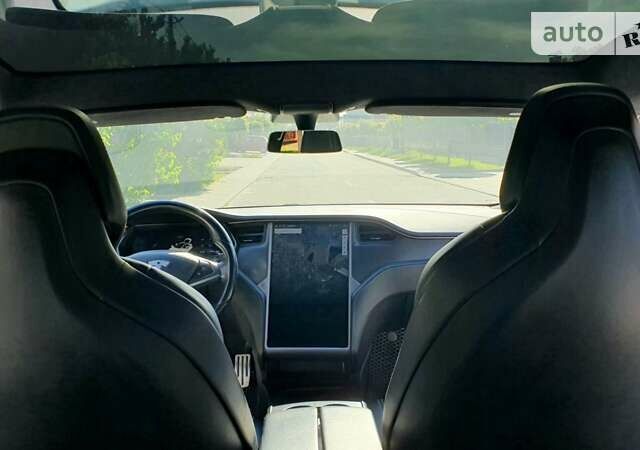Белый Тесла Модель С, объемом двигателя 0 л и пробегом 130 тыс. км за 34899 $, фото 47 на Automoto.ua