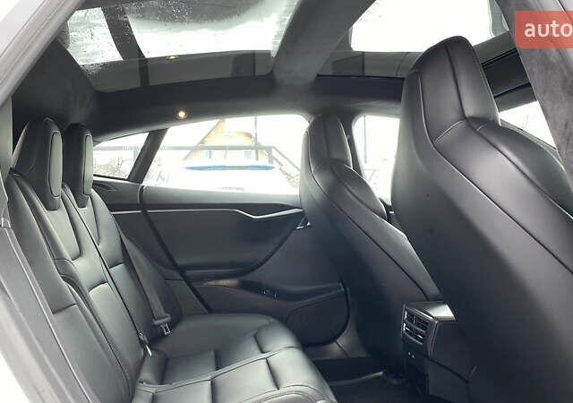 Белый Тесла Модель С, объемом двигателя 0 л и пробегом 183 тыс. км за 18300 $, фото 58 на Automoto.ua