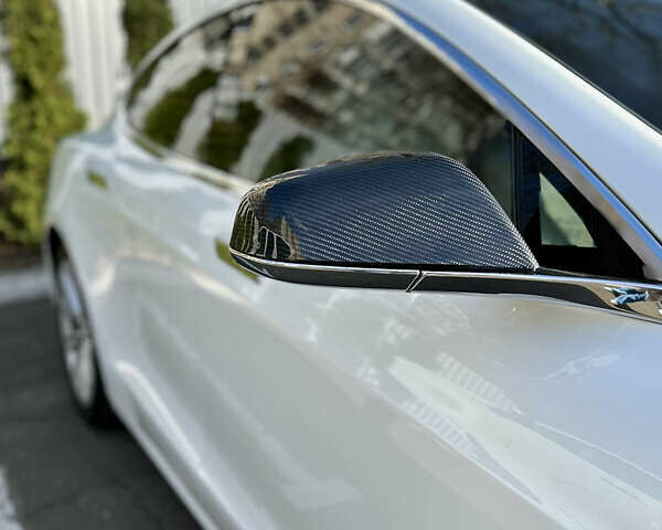 Белый Тесла Модель С, объемом двигателя 0 л и пробегом 198 тыс. км за 31999 $, фото 8 на Automoto.ua