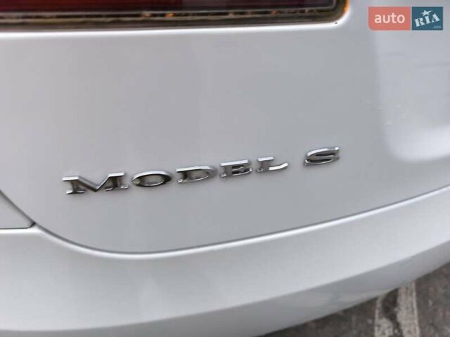 Белый Тесла Модель С, объемом двигателя 0 л и пробегом 178 тыс. км за 22999 $, фото 43 на Automoto.ua
