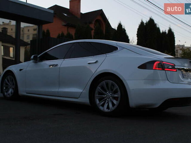 Білий Тесла Модель С, об'ємом двигуна 0 л та пробігом 118 тис. км за 29700 $, фото 4 на Automoto.ua