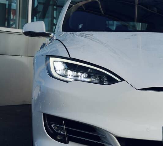 Белый Тесла Модель С, объемом двигателя 0 л и пробегом 117 тыс. км за 29700 $, фото 11 на Automoto.ua