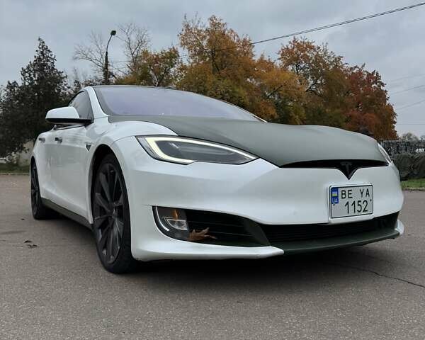 Белый Тесла Модель С, объемом двигателя 0 л и пробегом 219 тыс. км за 24900 $, фото 1 на Automoto.ua