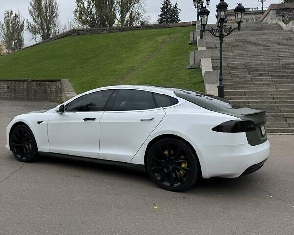 Белый Тесла Модель С, объемом двигателя 0 л и пробегом 219 тыс. км за 24900 $, фото 3 на Automoto.ua