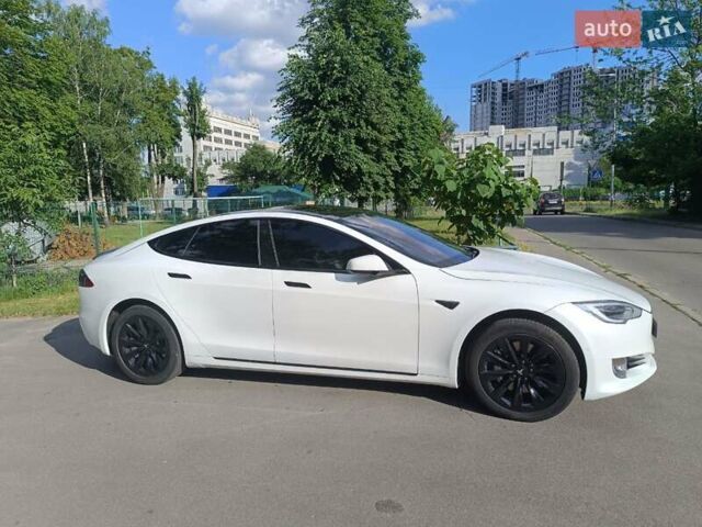 Белый Тесла Модель С, объемом двигателя 0 л и пробегом 147 тыс. км за 28200 $, фото 2 на Automoto.ua