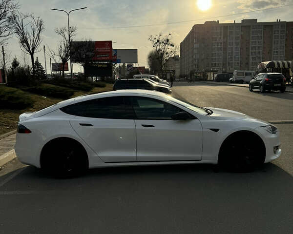 Белый Тесла Модель С, объемом двигателя 0 л и пробегом 100 тыс. км за 25500 $, фото 47 на Automoto.ua