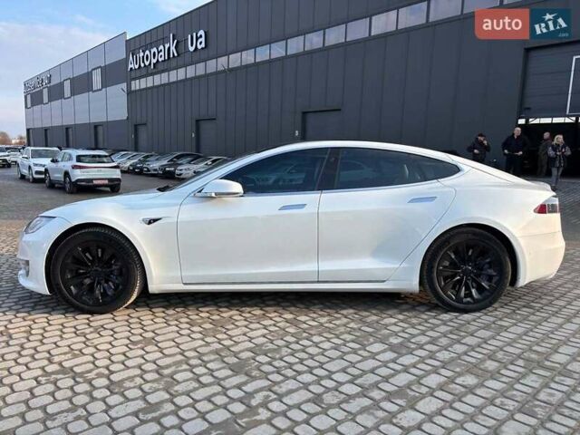 Белый Тесла Модель С, объемом двигателя 0 л и пробегом 121 тыс. км за 29990 $, фото 3 на Automoto.ua