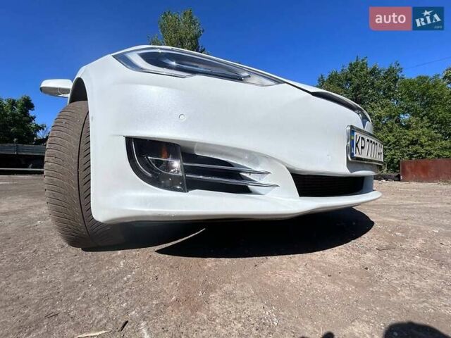 Белый Тесла Модель С, объемом двигателя 0 л и пробегом 30 тыс. км за 35000 $, фото 13 на Automoto.ua