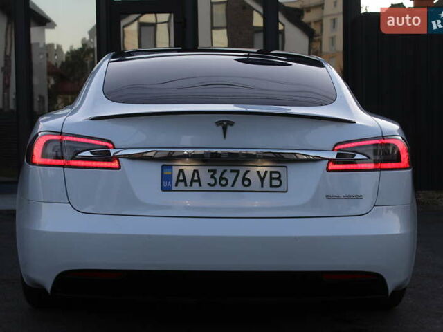 Білий Тесла Модель С, об'ємом двигуна 0 л та пробігом 118 тис. км за 29700 $, фото 12 на Automoto.ua