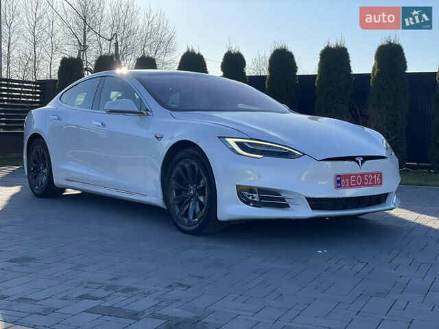 Белый Тесла Модель С, объемом двигателя 0 л и пробегом 135 тыс. км за 28300 $, фото 5 на Automoto.ua