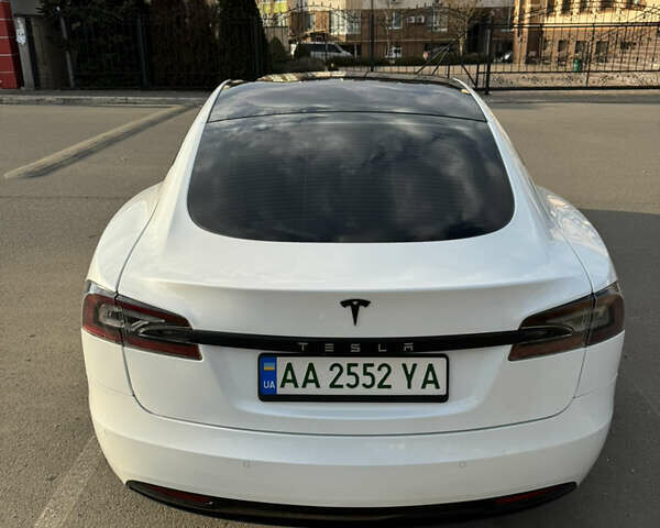 Белый Тесла Модель С, объемом двигателя 0 л и пробегом 100 тыс. км за 25500 $, фото 51 на Automoto.ua