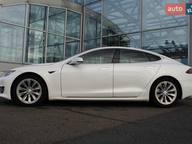 Белый Тесла Модель С, объемом двигателя 0 л и пробегом 117 тыс. км за 29700 $, фото 5 на Automoto.ua