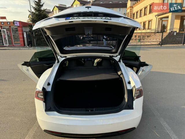 Белый Тесла Модель С, объемом двигателя 0 л и пробегом 100 тыс. км за 25500 $, фото 36 на Automoto.ua