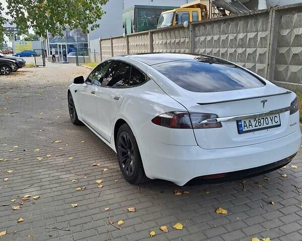 Белый Тесла Модель С, объемом двигателя 0 л и пробегом 139 тыс. км за 27700 $, фото 4 на Automoto.ua