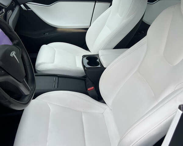 Белый Тесла Модель С, объемом двигателя 0 л и пробегом 149 тыс. км за 24900 $, фото 15 на Automoto.ua