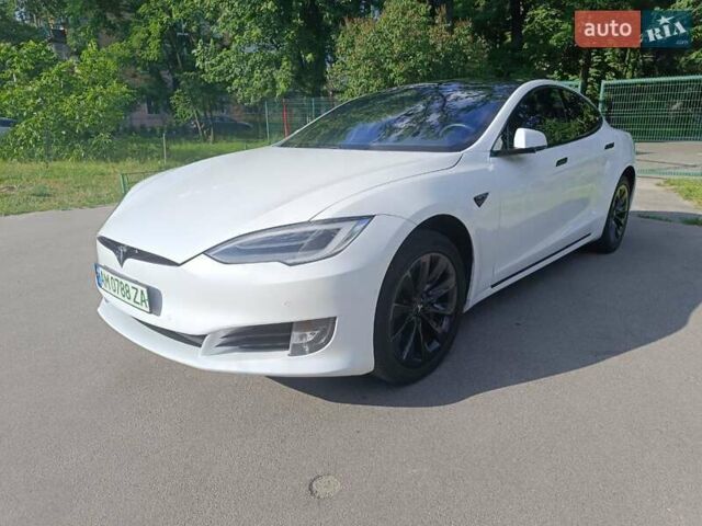 Белый Тесла Модель С, объемом двигателя 0 л и пробегом 147 тыс. км за 28200 $, фото 3 на Automoto.ua