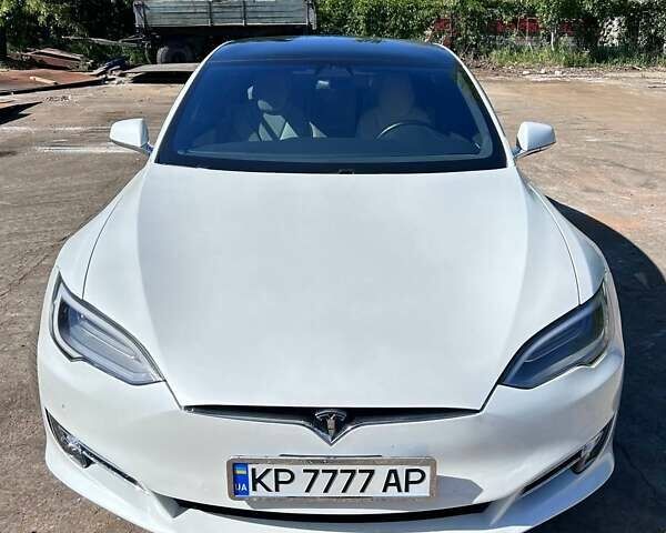 Белый Тесла Модель С, объемом двигателя 0 л и пробегом 30 тыс. км за 35000 $, фото 3 на Automoto.ua