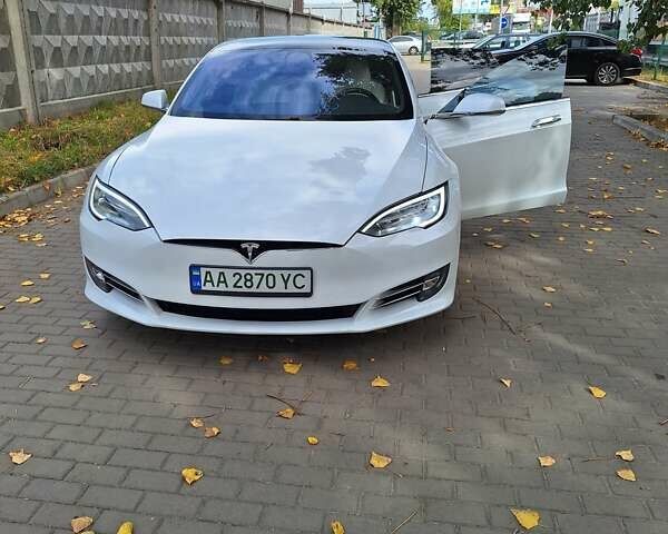 Белый Тесла Модель С, объемом двигателя 0 л и пробегом 139 тыс. км за 27700 $, фото 6 на Automoto.ua