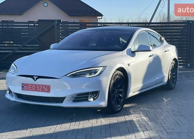 Белый Тесла Модель С, объемом двигателя 0 л и пробегом 135 тыс. км за 28300 $, фото 29 на Automoto.ua