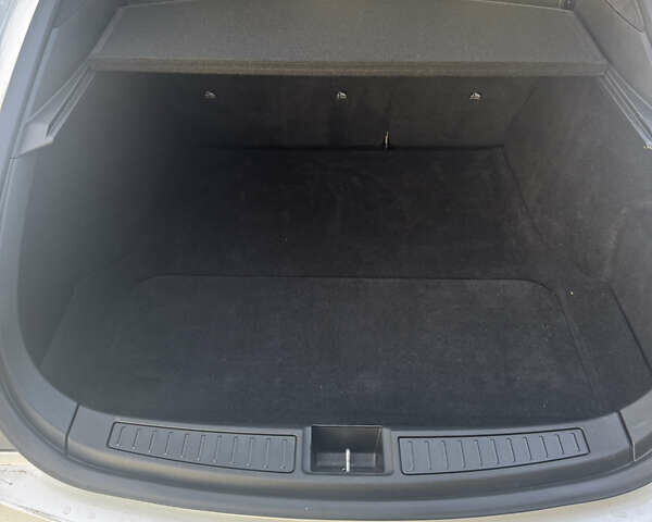 Білий Тесла Модель С, об'ємом двигуна 0 л та пробігом 154 тис. км за 30000 $, фото 10 на Automoto.ua