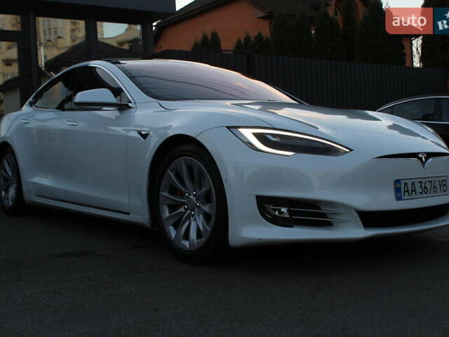 Білий Тесла Модель С, об'ємом двигуна 0 л та пробігом 118 тис. км за 29700 $, фото 3 на Automoto.ua
