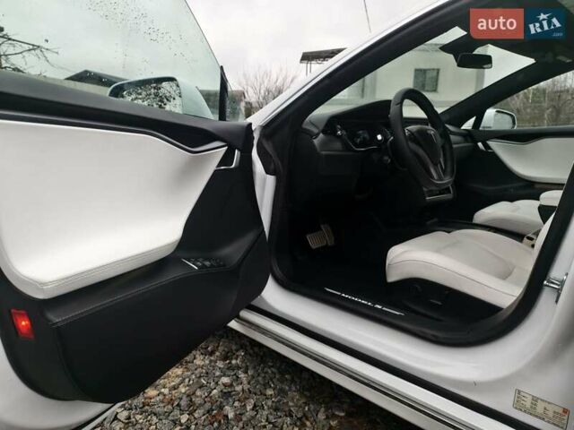 Білий Тесла Модель С, об'ємом двигуна 0 л та пробігом 39 тис. км за 34999 $, фото 6 на Automoto.ua