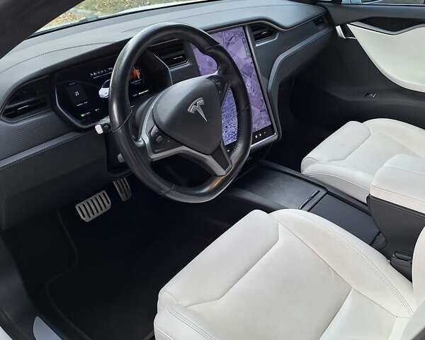 Белый Тесла Модель С, объемом двигателя 0 л и пробегом 139 тыс. км за 27700 $, фото 10 на Automoto.ua