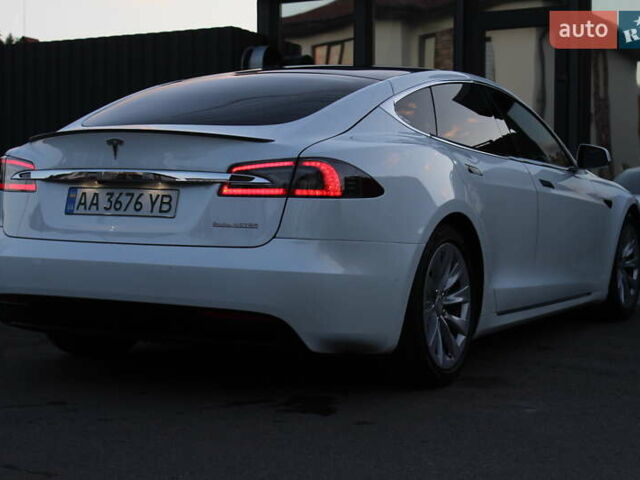 Білий Тесла Модель С, об'ємом двигуна 0 л та пробігом 118 тис. км за 29700 $, фото 19 на Automoto.ua