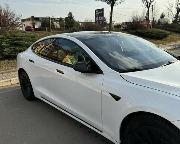 Белый Тесла Модель С, объемом двигателя 0 л и пробегом 100 тыс. км за 25500 $, фото 44 на Automoto.ua