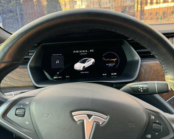 Белый Тесла Модель С, объемом двигателя 0 л и пробегом 100 тыс. км за 25500 $, фото 43 на Automoto.ua