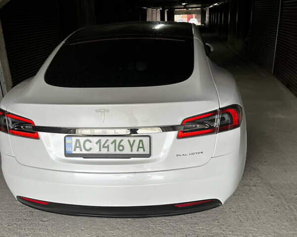 Білий Тесла Модель С, об'ємом двигуна 0 л та пробігом 55 тис. км за 36000 $, фото 8 на Automoto.ua