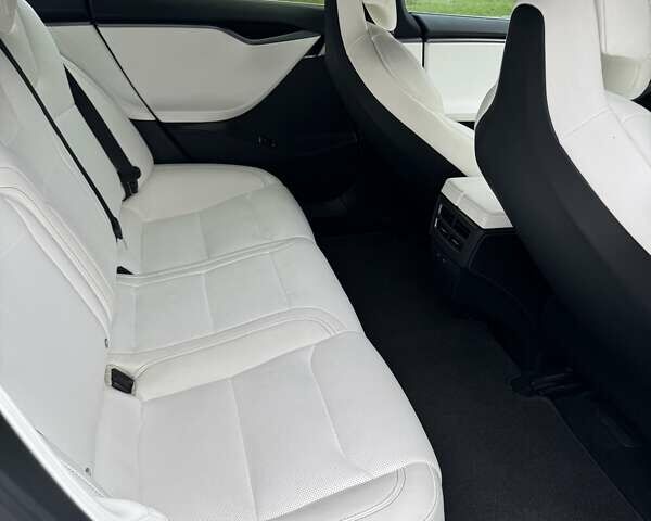 Белый Тесла Модель С, объемом двигателя 0 л и пробегом 219 тыс. км за 24900 $, фото 7 на Automoto.ua