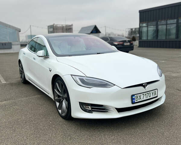 Белый Тесла Модель С, объемом двигателя 0 л и пробегом 149 тыс. км за 24900 $, фото 4 на Automoto.ua