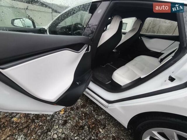 Білий Тесла Модель С, об'ємом двигуна 0 л та пробігом 39 тис. км за 34999 $, фото 8 на Automoto.ua