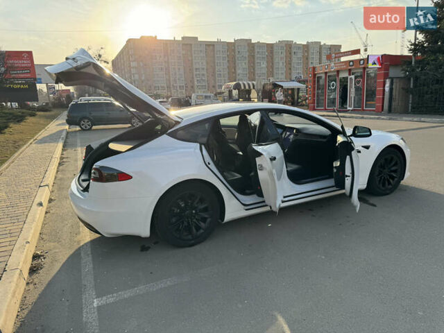 Белый Тесла Модель С, объемом двигателя 0 л и пробегом 100 тыс. км за 25500 $, фото 34 на Automoto.ua