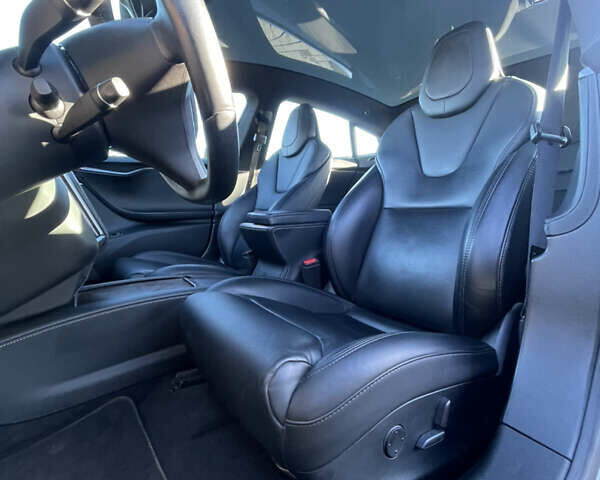 Белый Тесла Модель С, объемом двигателя 0 л и пробегом 135 тыс. км за 28300 $, фото 13 на Automoto.ua