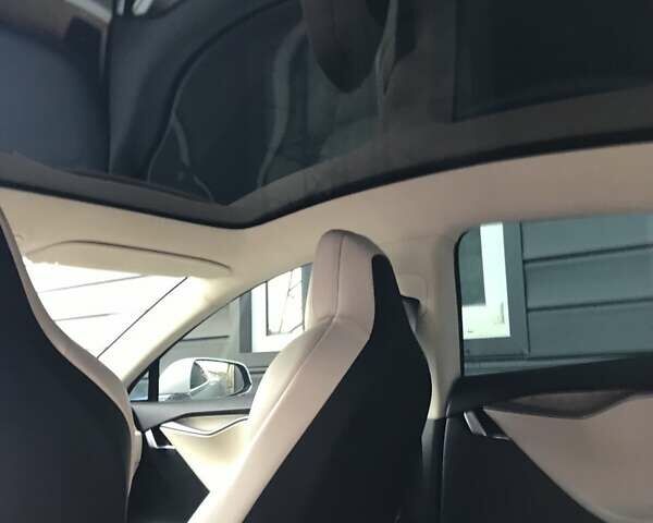 Белый Тесла Модель С, объемом двигателя 0 л и пробегом 55 тыс. км за 25000 $, фото 20 на Automoto.ua