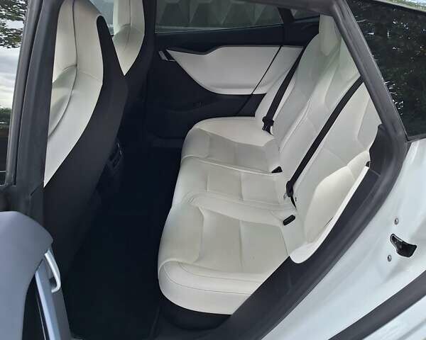 Белый Тесла Модель С, объемом двигателя 0 л и пробегом 139 тыс. км за 27700 $, фото 11 на Automoto.ua