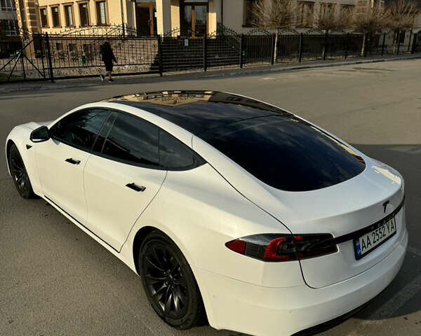 Белый Тесла Модель С, объемом двигателя 0 л и пробегом 100 тыс. км за 25500 $, фото 49 на Automoto.ua