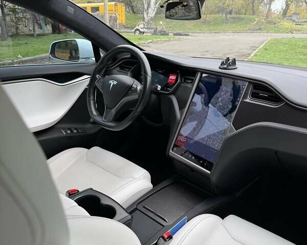 Белый Тесла Модель С, объемом двигателя 0 л и пробегом 219 тыс. км за 24900 $, фото 9 на Automoto.ua