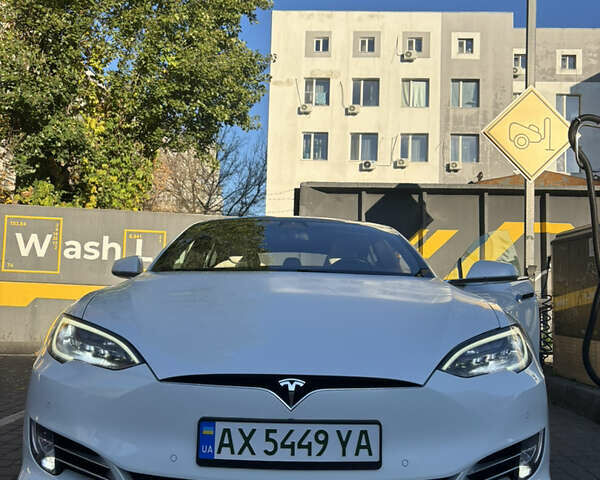 Белый Тесла Модель С, объемом двигателя 0 л и пробегом 85 тыс. км за 29500 $, фото 29 на Automoto.ua